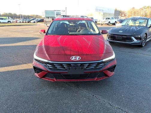 2025 Hyundai ELANTRA SEL