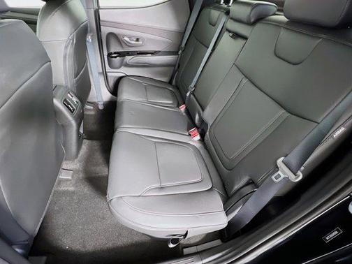 2025 Hyundai SANTA CRUZ SEL Activity