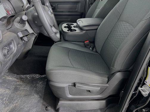 2025 RAM 2500 Tradesman Crew Cab 4x4 6'4' Box