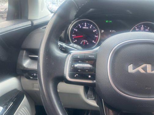 2023 Kia Carnival EX