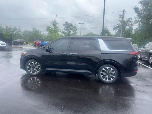 2023 Kia Carnival EX
