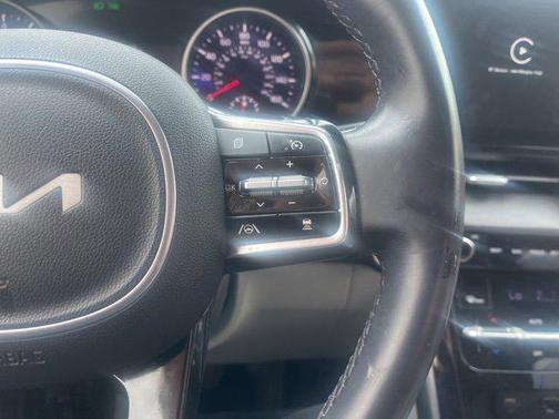 2023 Kia Carnival EX