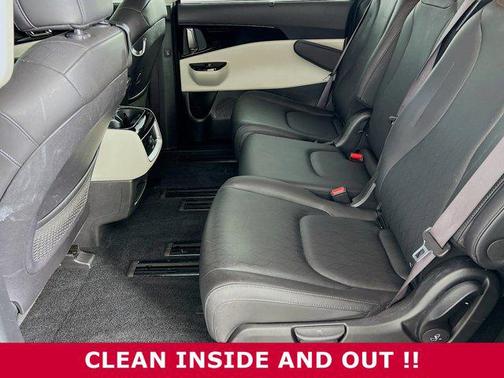 2023 Kia Carnival EX