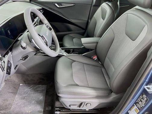 2025 Kia Niro EX