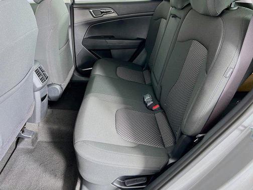 2025 Kia Sportage Hybrid LX