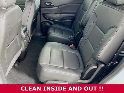 2023 GMC Acadia AWD SLT