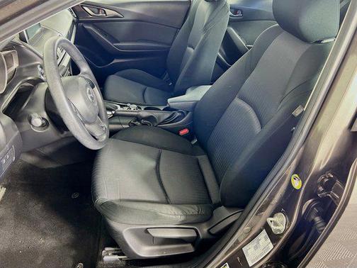2015 Mazda Mazda3 i Sport