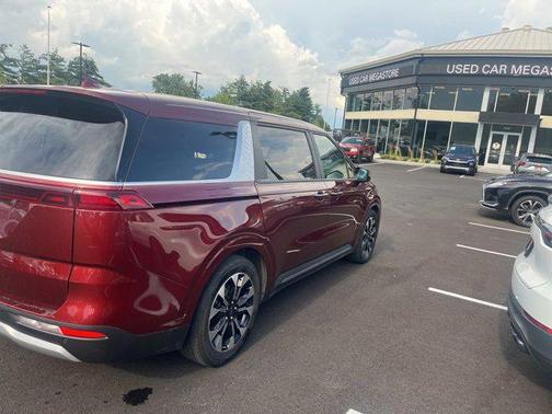 2024 Kia Carnival EX