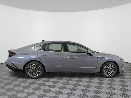 2025 Hyundai SONATA Hybrid SE
