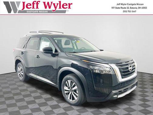 2025 Nissan Pathfinder SL 4WD