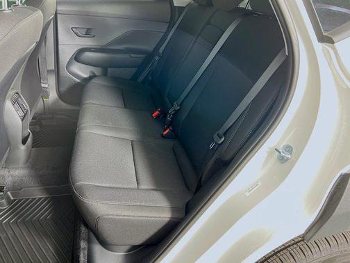 2025 Hyundai KONA SEL Convenience