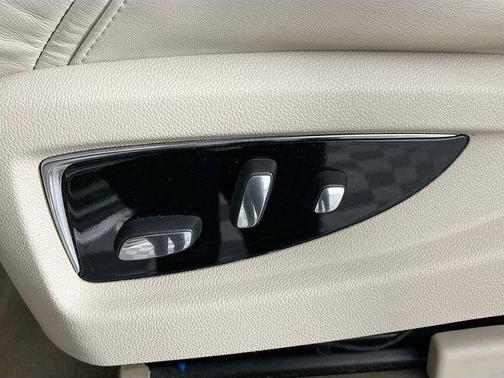 2017 Cadillac Escalade ESV Luxury