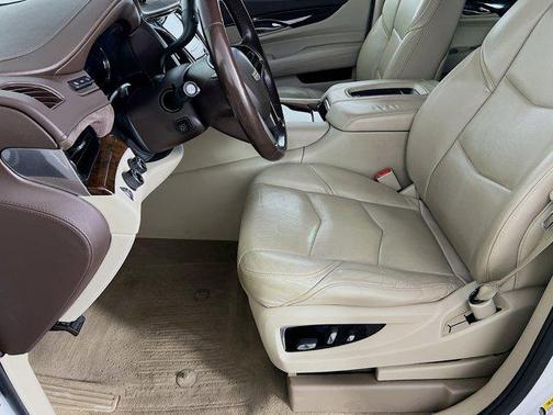 2017 Cadillac Escalade ESV Luxury