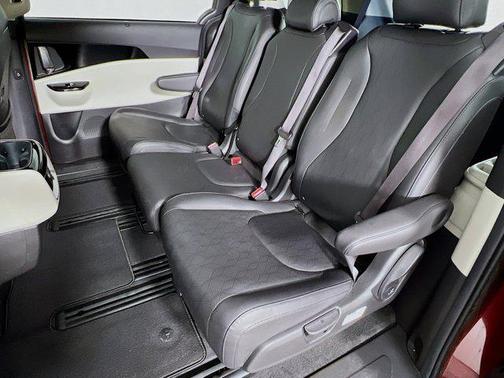 2022 Kia Carnival EX