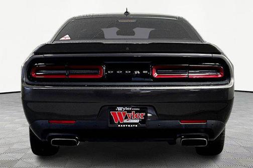 Granite Pearlcoat 2016 Dodge Challenger R/T