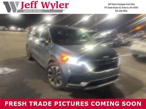 2024 Kia Carnival EX