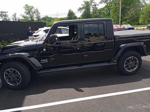 2022 Jeep Gladiator Overland