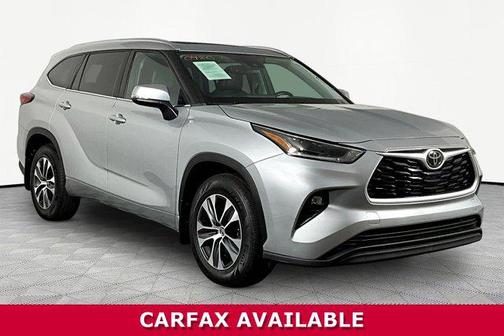 Celestial Silver Metallic 2021 Toyota Highlander XLE