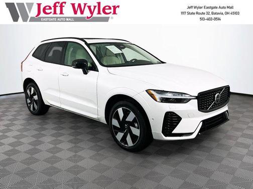 2025 Volvo XC60 Plug-In Hybrid T8 Plus