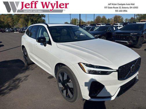 2025 Volvo XC60 Plug-In Hybrid T8 Plus