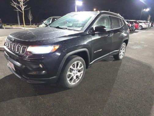 2022 Jeep Compass Latitude Lux