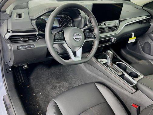 2025 Nissan Altima SR FWD