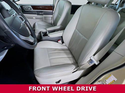 2010 Chrysler Town & Country Touring