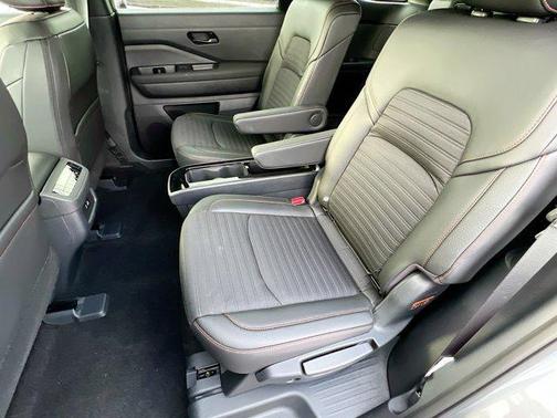 2025 Nissan Pathfinder Rock Creek 4WD