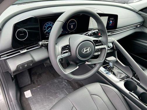 2025 Hyundai ELANTRA HEV Limited