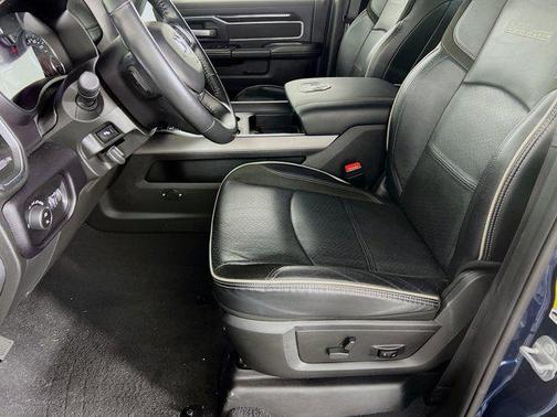 2022 RAM 3500 Laramie Crew Cab 4x4 8' Box