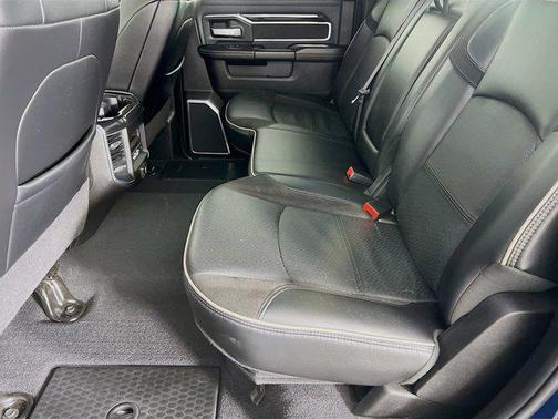 2022 RAM 3500 Laramie Crew Cab 4x4 8' Box