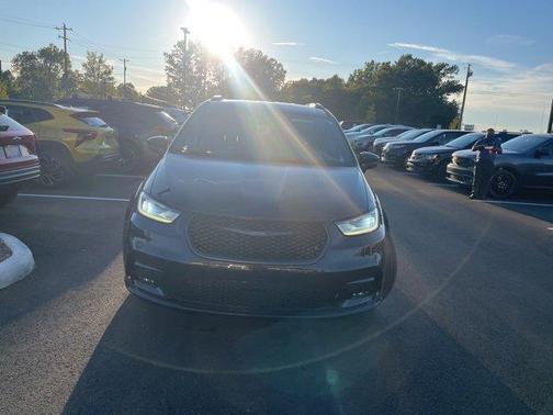 2021 Chrysler Pacifica Touring
