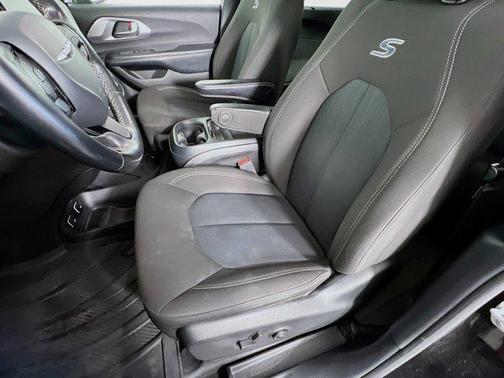 2021 Chrysler Pacifica Touring