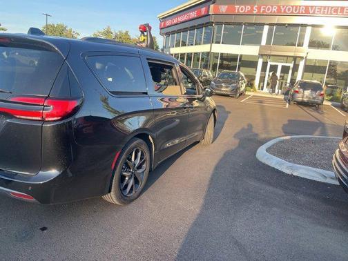 2021 Chrysler Pacifica Touring