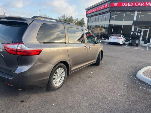 2016 Toyota Sienna XLE Premium