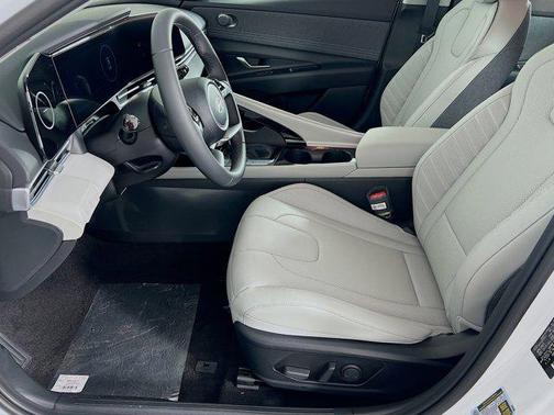 2025 Hyundai ELANTRA HEV Limited