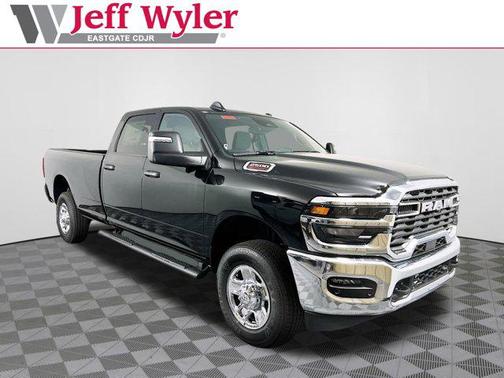 2025 RAM 2500 Tradesman Crew Cab 4x4 8' Box