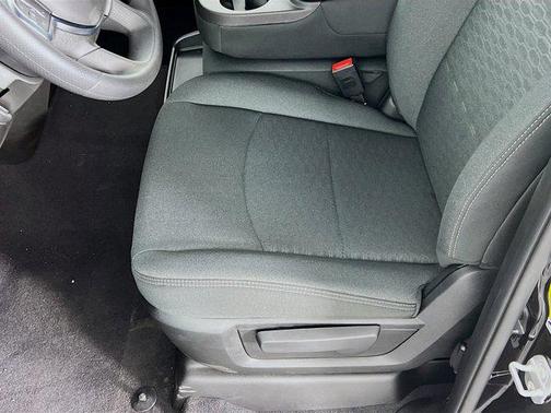 2025 RAM 2500 Tradesman Crew Cab 4x4 8' Box