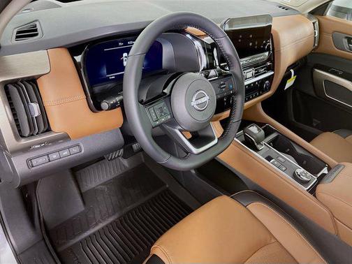 2025 Nissan Pathfinder Platinum 4WD