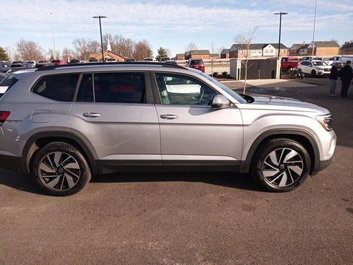 2024 Volkswagen Atlas 2.0T SE w/Technology 4MOTION