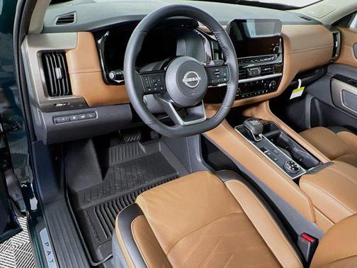 2025 Nissan Pathfinder Platinum 4WD