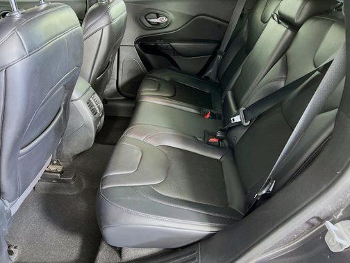 2019 Jeep Cherokee Altitude