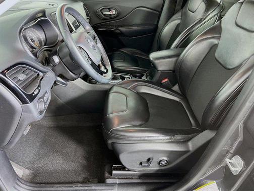 2019 Jeep Cherokee Altitude