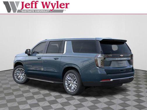 2025 Chevrolet Suburban LT