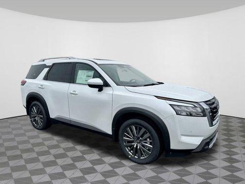 2025 Nissan Pathfinder SL 4WD