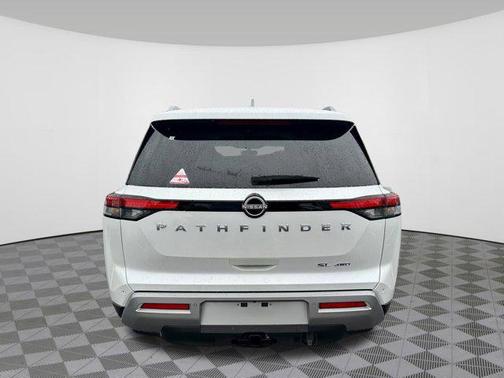 2025 Nissan Pathfinder SL 4WD