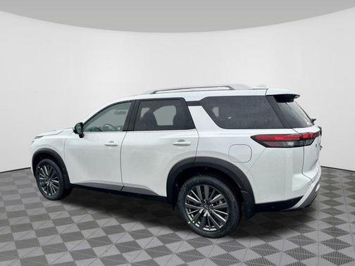 2025 Nissan Pathfinder SL 4WD