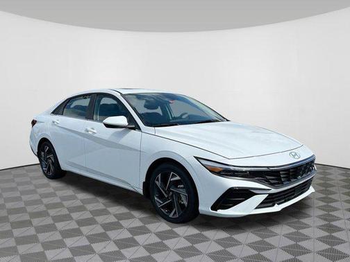 2025 Hyundai ELANTRA SEL