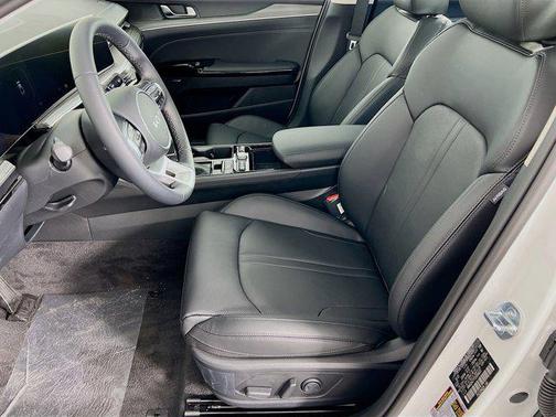 2025 Kia K5 EX