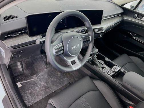 2025 Kia K5 EX